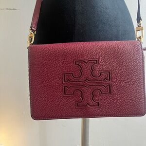 Tory Burch Thea Crossbody wallet bag, in a beautiful burgundy pebble leather